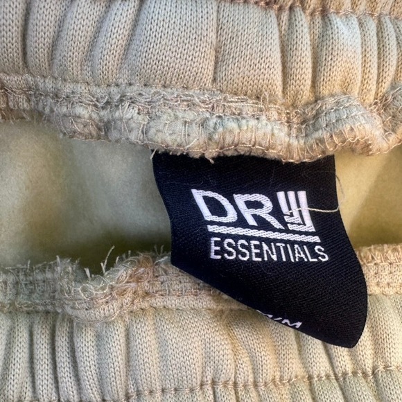 DR Essentials Pale Green Jogger‎ Sweatpants Medium NWT - Picture 14 of 16